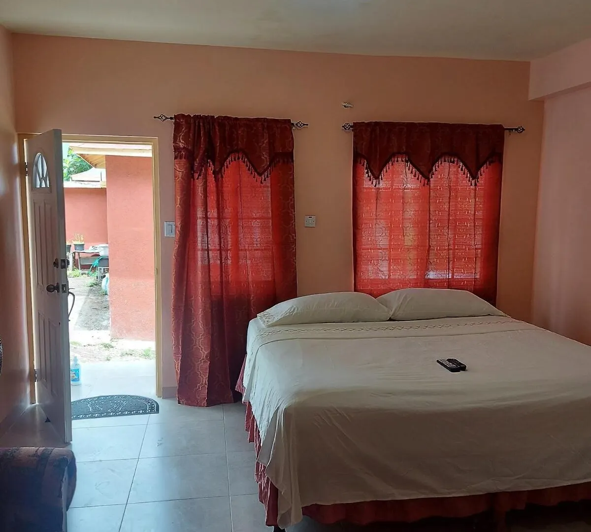 Apartment Entire Relaxation Home With Parking Montego Bay