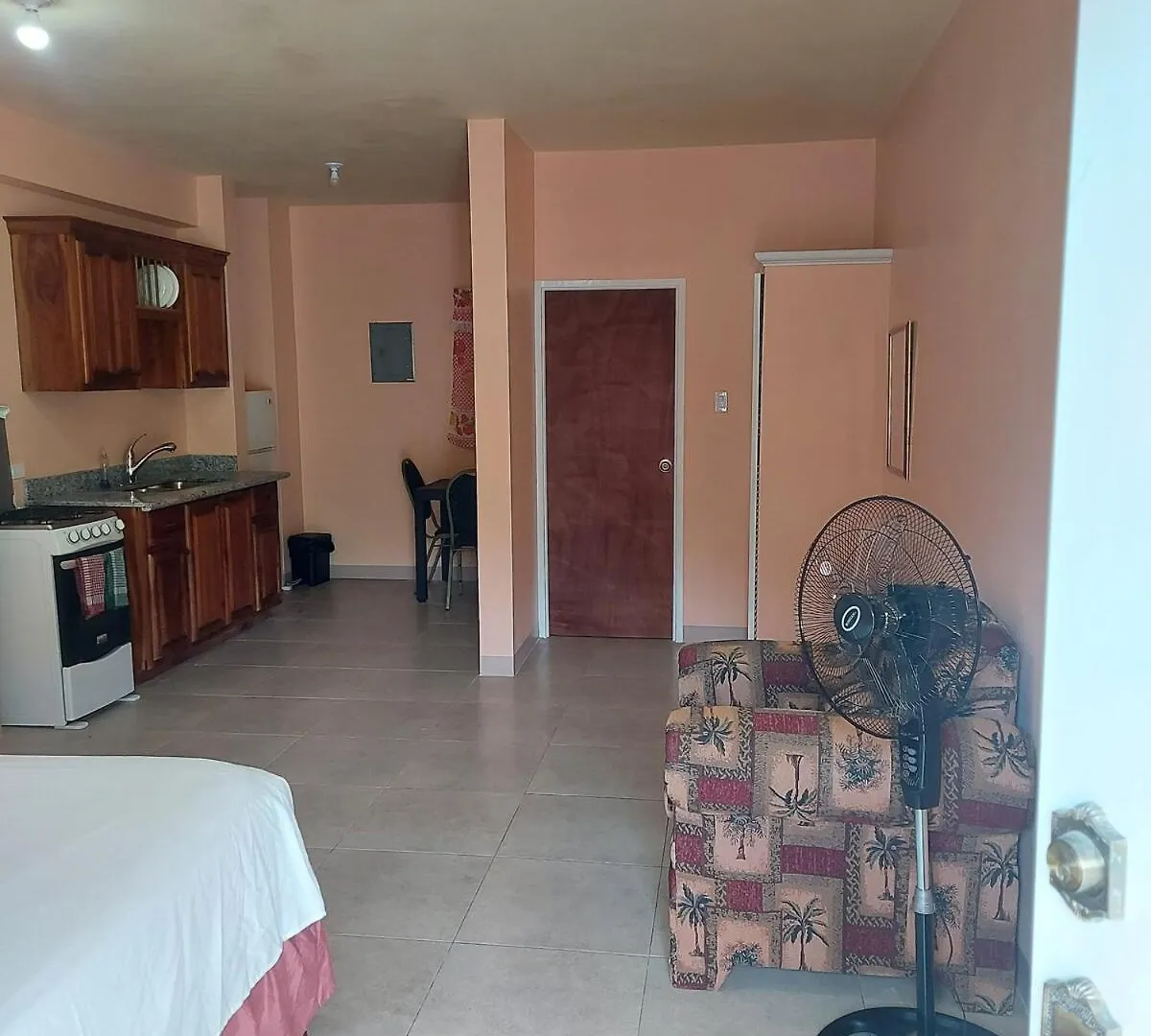 Entire Relaxation Home With Parking Montego Bay Jamaïque